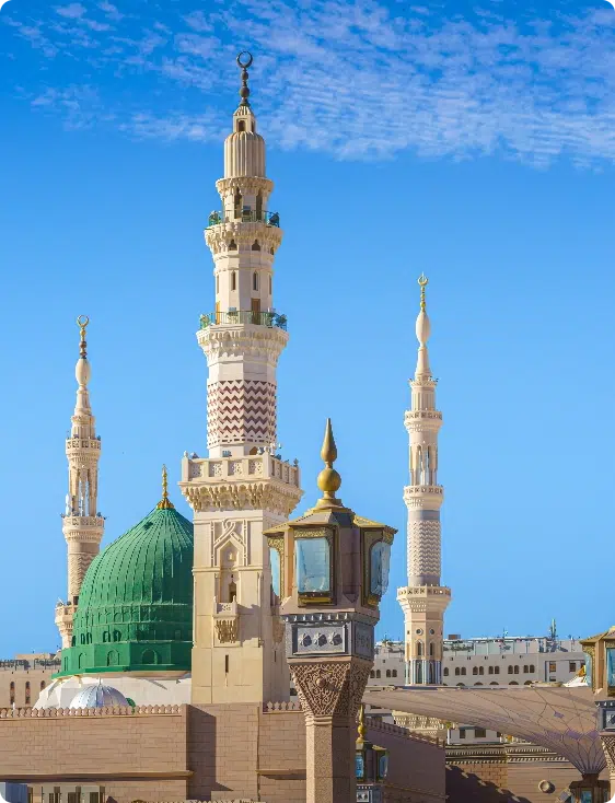 Hisar Europe’un rehberli ve konforlu umre programını tanıtan görsel.